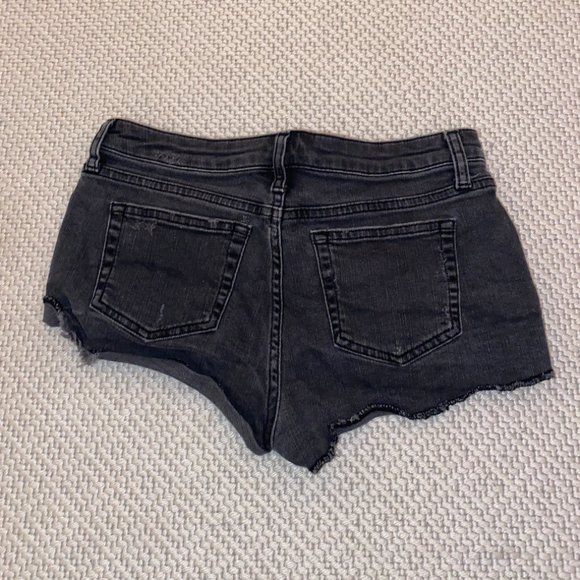 Top Shop Black Denim Jean Shorts - Picture 2 of 3